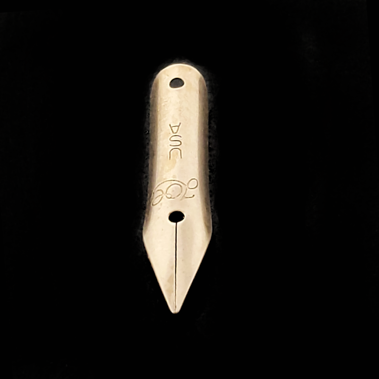 Sketch nib on black background for Pump Pen