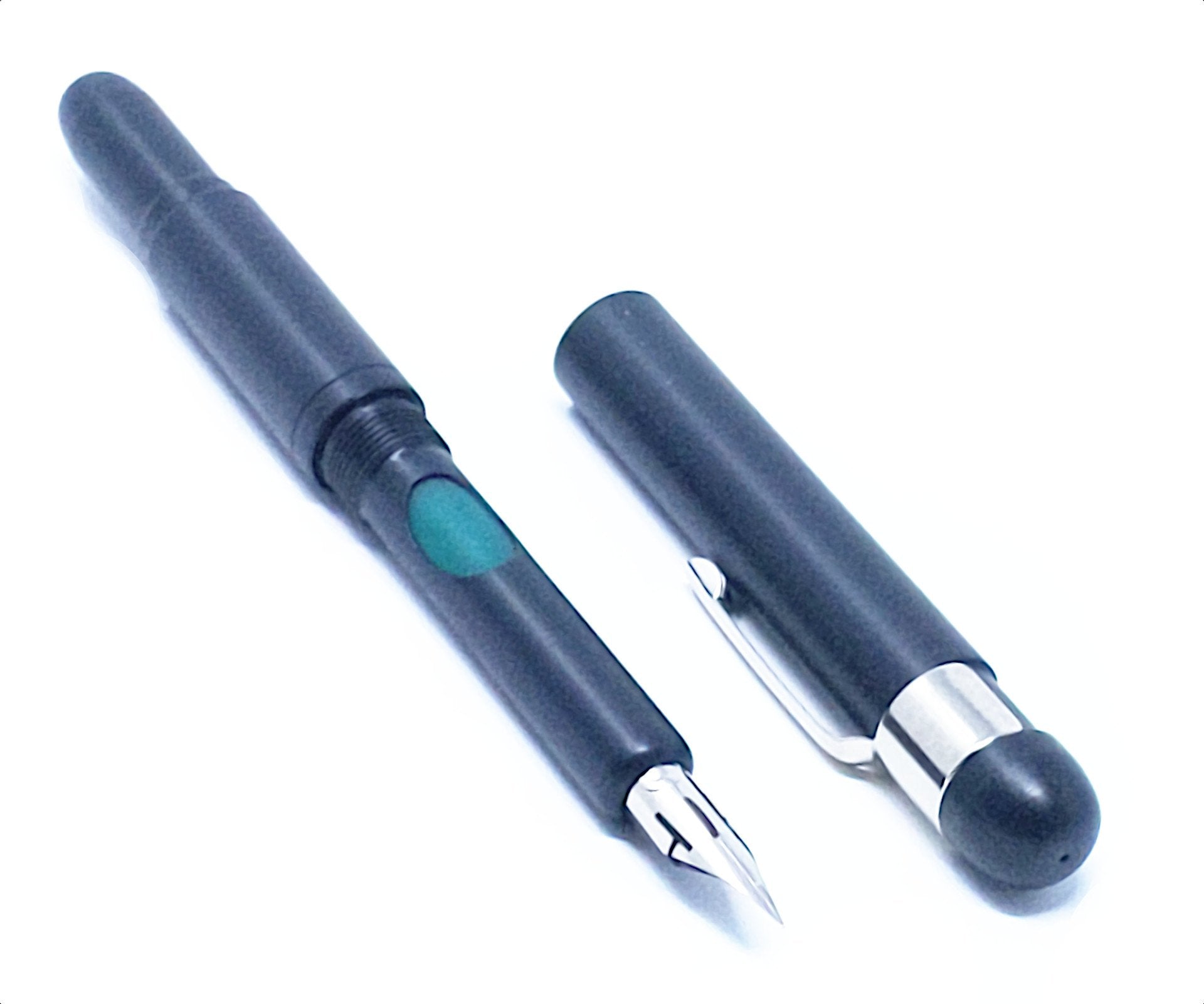 Zebra Manga G Classic Pump Pen with cap off